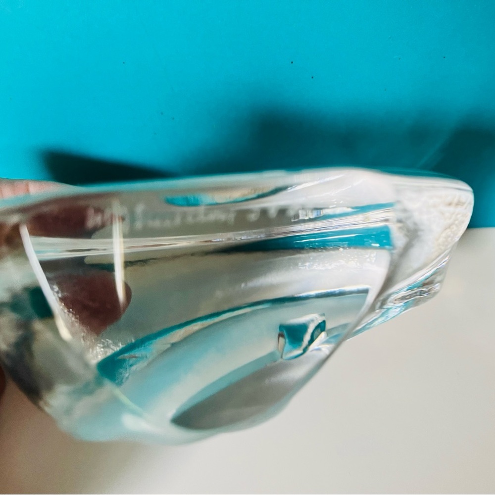 Dolphin glass paperweight - Picture 5 of 10